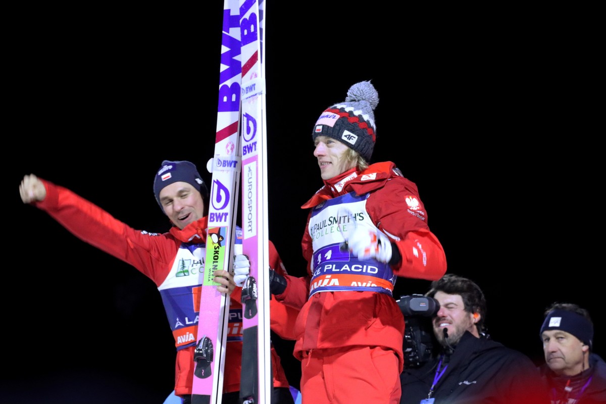 Dawid Kubacki (P) i Piotr Żyła (L)