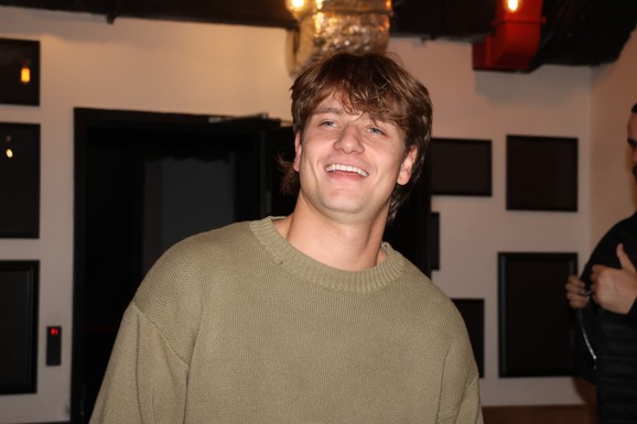 "Iako ti je strah stalno za vratom, ne može ti nauditi dok se držiš uz mene" Jakov Jozinović oduševio: Pred koncert pokazao kako provodi vreme