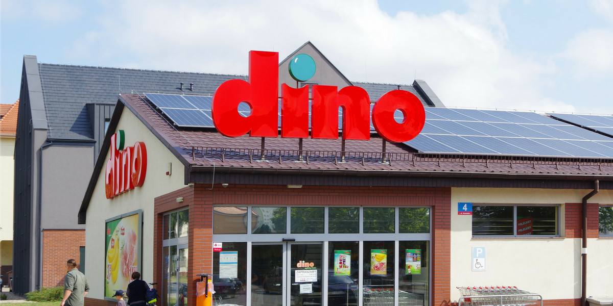Na koniec 2022 r. sieć Dino liczyła 2156 sklepów.
