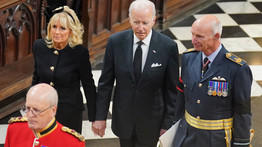 A világ vezetői vesznek részt Erzsébet királynő temetésén: királyok, császárok, hercegek a történelmi ceremónián – fotók