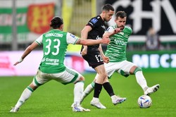 Co za pech Lechii Gdańsk. Samobój i przegrana u siebie z Pogonią [WIDEO]