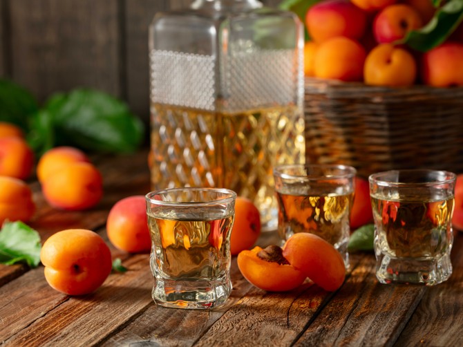 Recept za liker od kajsija: Jedan tajni sastojak daje mu božanstven ukus