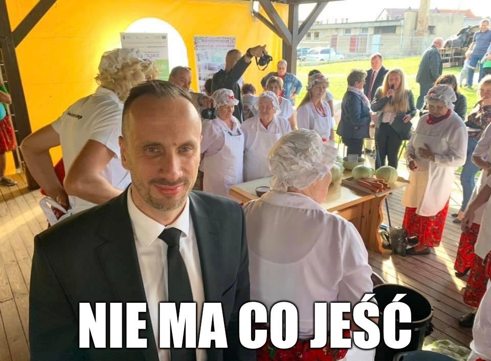 Janusz Kowalski rozbawił internautów. Memy z politykiem - Wiadomości