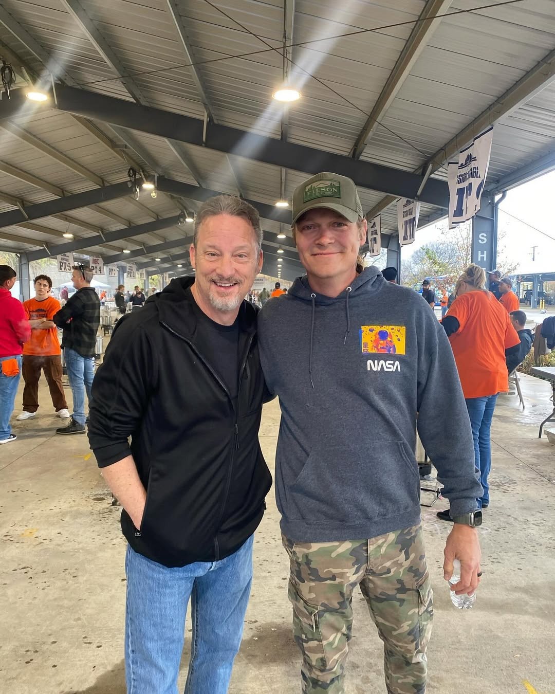 Americký hudobník Brad Arnold.