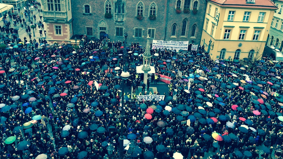 Już dziś w Warszawie, najpierw pod Sejmem, a następnie pod siedzibą PiS przy ul. Nowogrodzkiej, odbędzie się protest przeciwko zaostrzeniu prawa aborcyjnego. We Wrocławiu kobiety także zamierzają wyjść na ulice w obronie swoich praw. Wrocławska pikieta w ramach "Czarnego Piątku" odbędzie się pod Pręgierzem. Start o godz. 16.