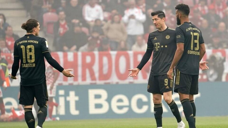 Robert Lewandowski w trakcie meczu z Mainz