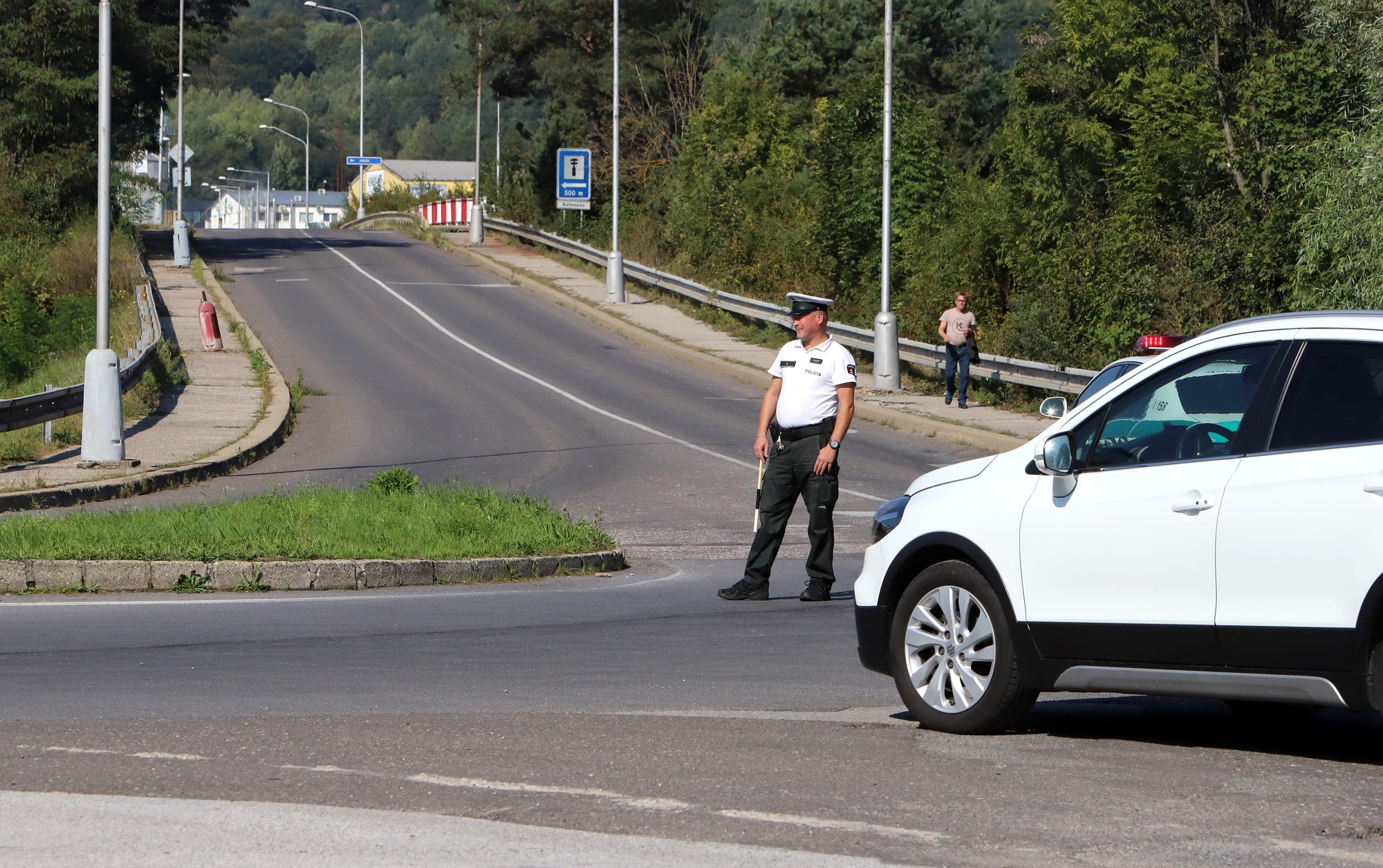 Most ponad R1 pri vstupe do Banskej Bystrice pre havarijný stav uzavreli.