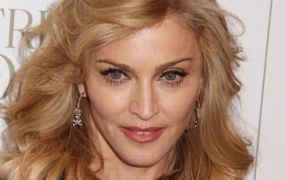 Madonna egy szál bugyira vetkőzött / Fotó: Northfoto