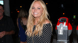 Emma Bunton eksponuje nogi w sukience w grochy