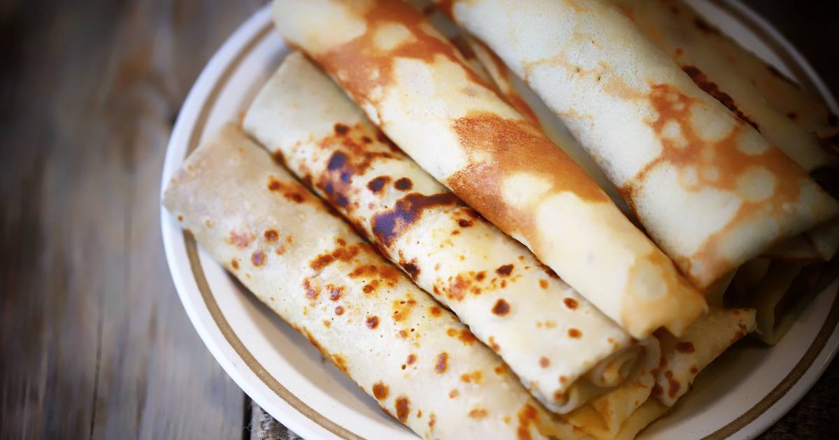 Dodaj ten jeden składnik do naleśników. Tak robią cukiernicy. Ciasto będzie delikatne jak nigdy