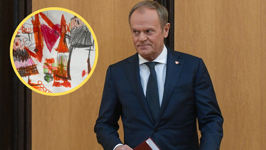 Donald Tusk pokazał, co dostał od wnuczki na urodziny. Poprosił o pomoc