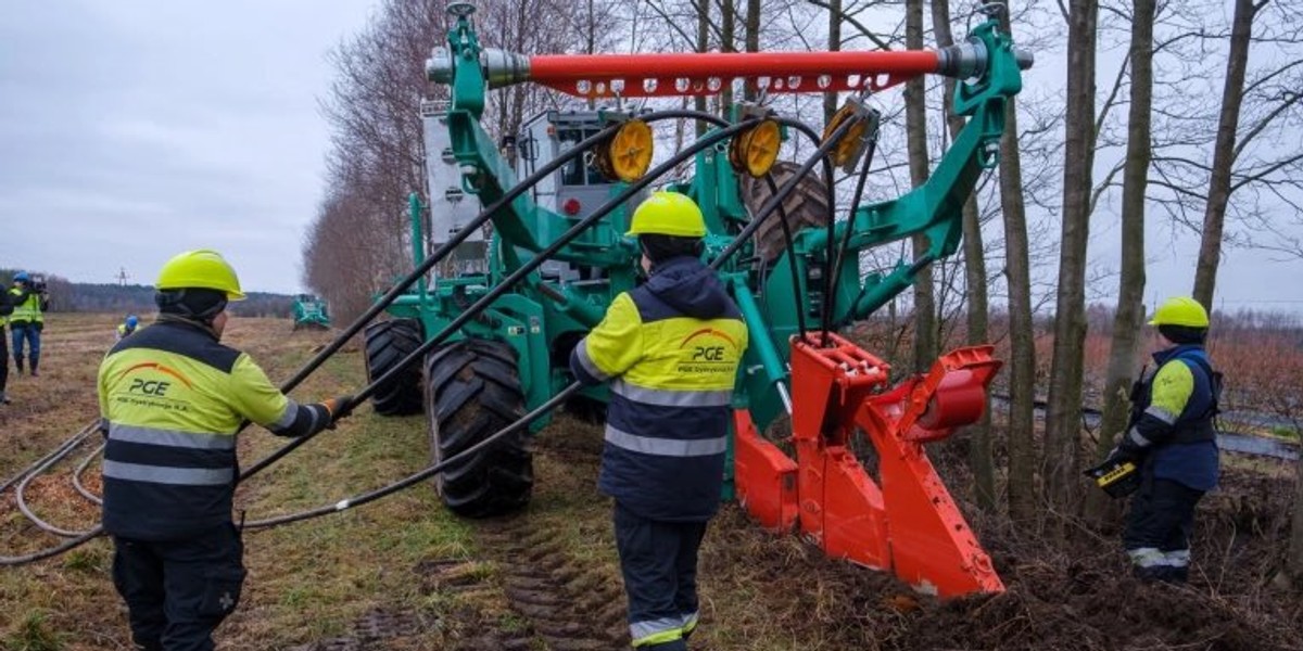 Pierwsza w Polsce maszyna do kablowania sieci energetycznych przyspieszy inwestycje PGE.