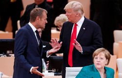 Polska między Europą a USA. Bloomberg: Tusk ma problem z Trumpem