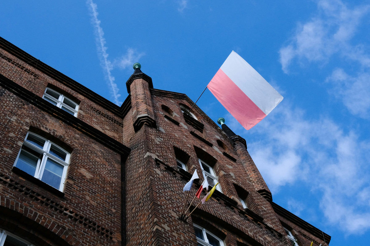 Ile kosztuje uszycie polskiej flagi?