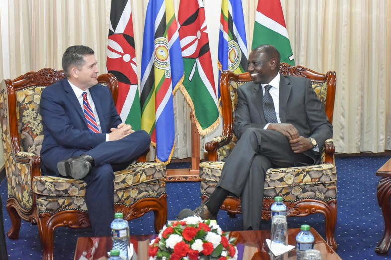 DP Ruto during talks with US Ambassador Kyle McCarter (Twitter) 