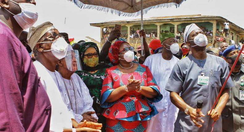 Governor Seyi Makinde at the flag off ceremony of Akesan market reconstruction in Oyo.  [Twitter/@oyostategovt]