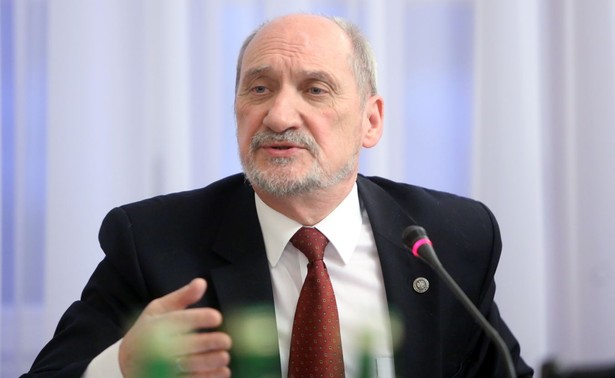 Będzie proces w sprawie Smoleńska. Macierewicz: Odmowa byłaby rzeczą niebywałą