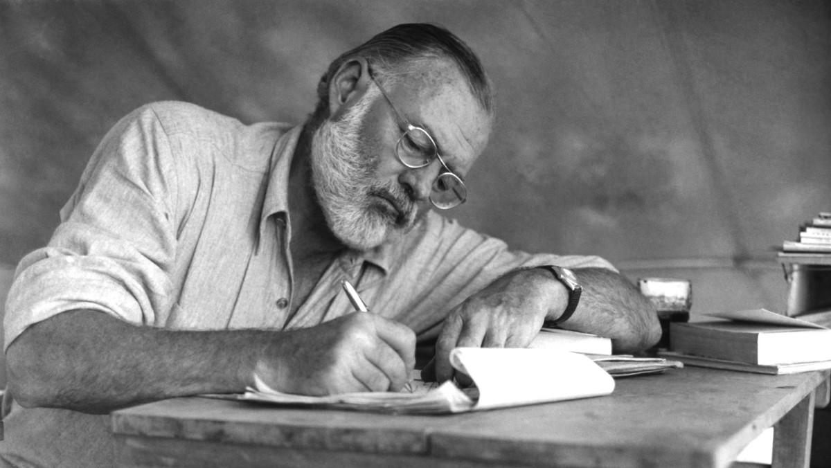 Ernest Hemingway i jego żona przeżyli dwie katastrofy lotnicze. List pisarza