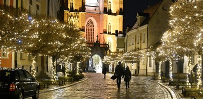 Święta we Wrocławiu. Komunikacja pojedzie rzadziej, więc warto wybrać się na spacer pośród iluminacji