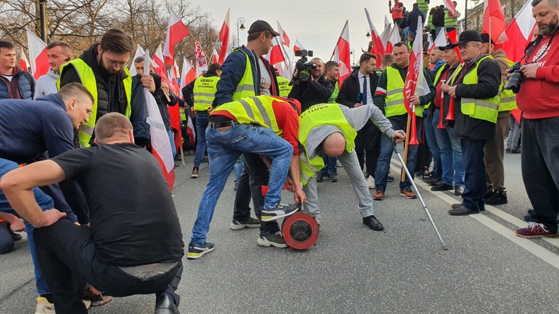 Rolnicy przed Kancelarią Premiera