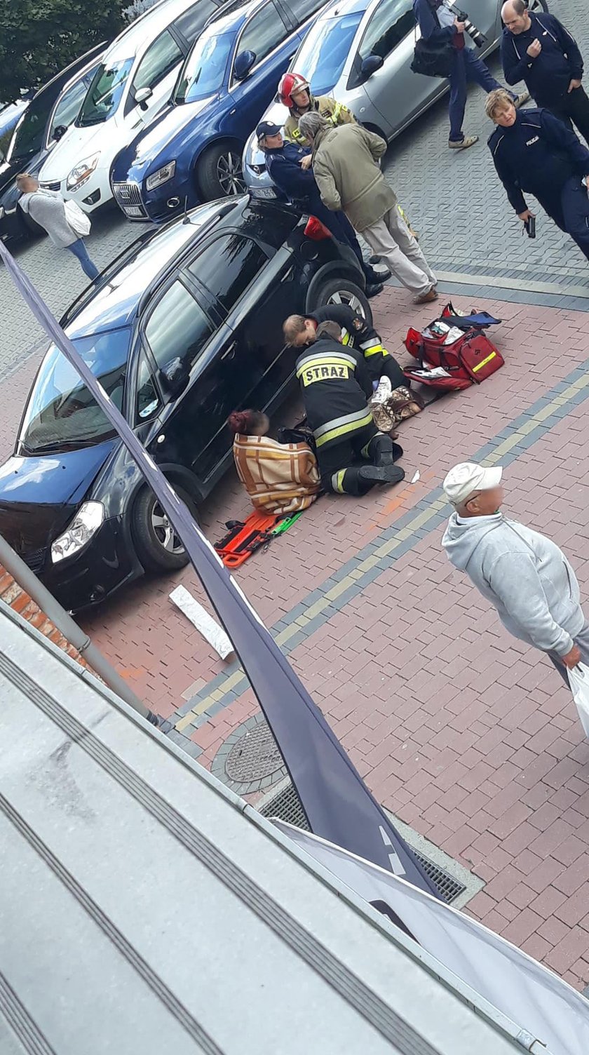 Wypadek w Rabce-Zdrój. Auto wjechało w matkę z dzieckiem