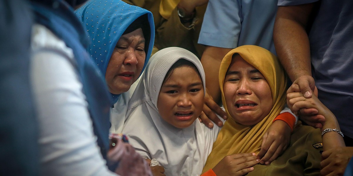 Katastrofa samolotu w Indonezji. Dramat rodzin ofiar na lotnisku