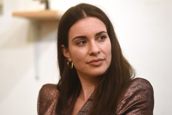 DRAGANA KOSJERINA U GUMENIM ČIZMAMA DALEKO OD GRADSKE VREVE Voditeljka RTS-a u prirodi, asfalta nema na vidiku: "Lepota života" (FOTO)