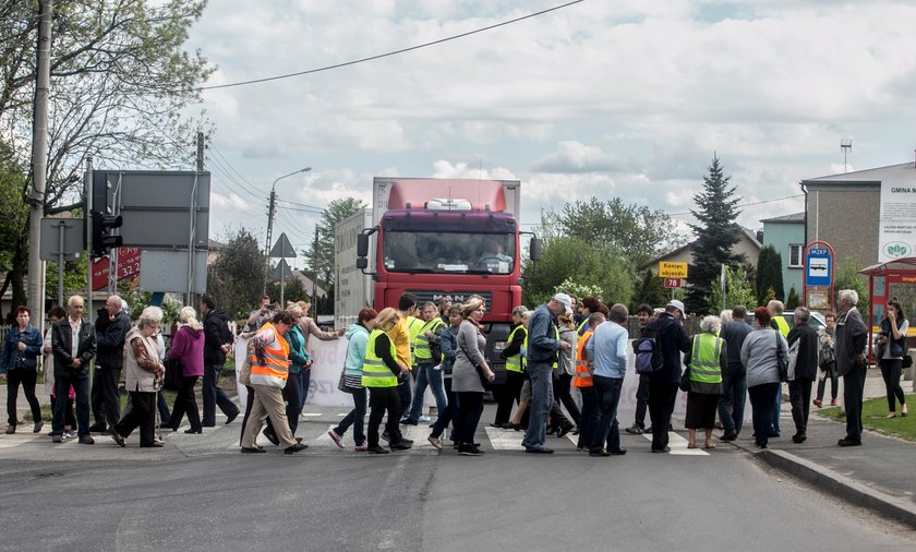 Blokada DK 78 w Mierzęcicach