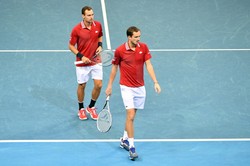 Rosjanie i Kanadyjczycy uzupełnili grono półfinalistów ATP Cup