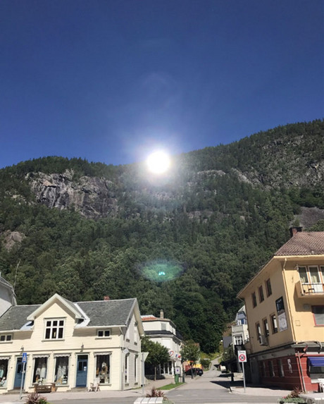 Egy norvég városba tükrök segítségével csinálnak napfényt - Noizz