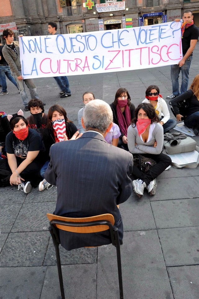 WŁOCHY REFORMA SZKOLNICTWA STUDENCI PROTEST