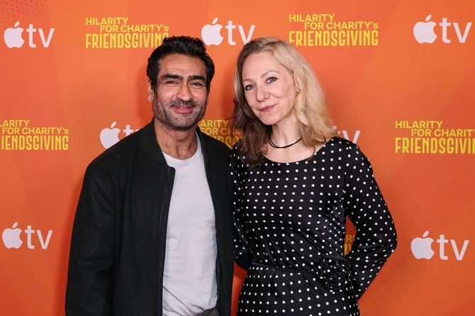  Kumail Nandžijani sa suprugom