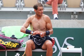 Nadal više NE IZGLEDA OVAKO, najnovija slika baš ZABRINJAVA! Poručuju mu da je SKROZ PROPAO, da izgleda kao da 25 godina RADI TREĆE SMENE i da hitno MORA U TUSRKU