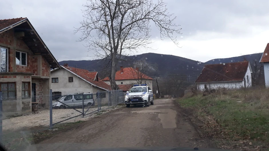 Policijske patrole i helikopteri u selima oko Knjaževca