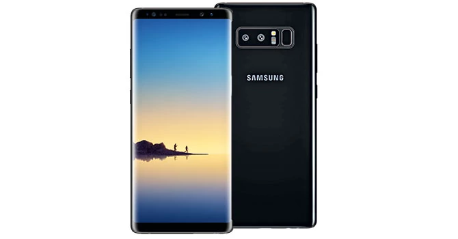 Note8 to pierwszy Galaxy z podwójnym aparatem: pierwszy układ optyczny odpowiada za zwykłe szerokie kąty, a drugi tak jak w iPhonie 7 Plus za fotografie z zoomem.