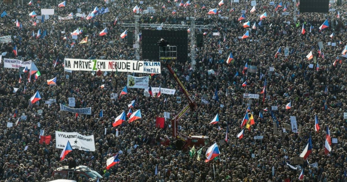 Суть бархатных революций. Чехословакия 1989. Революция в Чехии 1989. Бархатная революция в Венгрии 1989. Бархатная революция в Чехословакии.