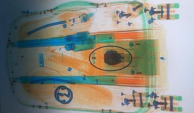 Devojka tvrdi da nikad nije vadila tečnost iz ranca na aerodromima jer je nikad nisu proveravali