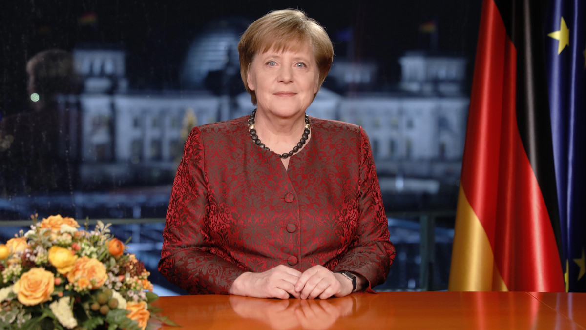 Kanclerz Niemiec Angela Merkel zapowiedziała w orędziu noworocznym, które wygłosi dziś wieczorem, szybkie utworzenie stabilnego rządu oraz zreformowanie razem z Francją UE. Biuro prasowe rządu udostępniło dzień wcześniej tekst wystąpienia szefowej rządu.