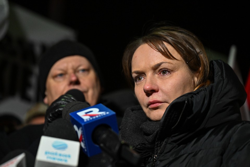 Manifestacja przed aresztem śledczym w Radomiu, gdzie przebywa Mariusz Kamiński