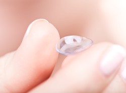 Soczewki, które wyleczą wzrok. Niezwykły wynalazek