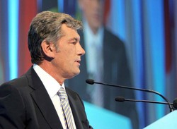 Juszczenko chce płacić za gaz 100 dolarów