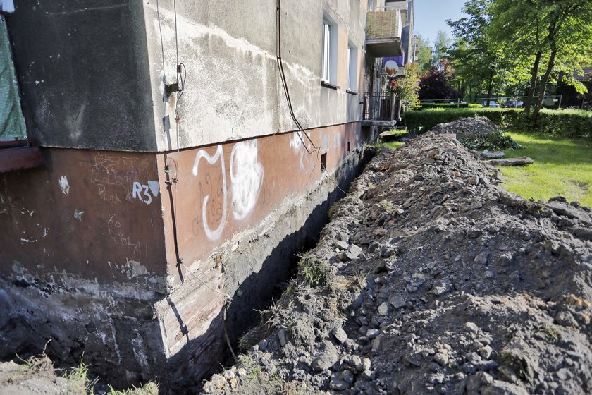 Budynek przy ul. Lecha 8 w Rudzie Śląskiej będzie prostowany