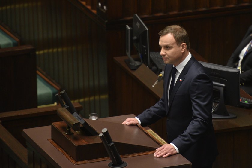 Skandal na zaprzysiężeniu Andrzeja Dudy! Buczenie w ławach PO