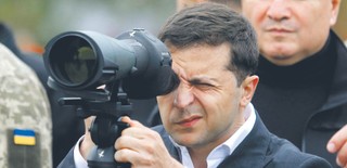 Ukraina: Zełenski na wojnie z Sądem Konstytucyjnym