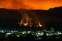 Ogień zbliża się do Sotalbo w pobliżu Avila