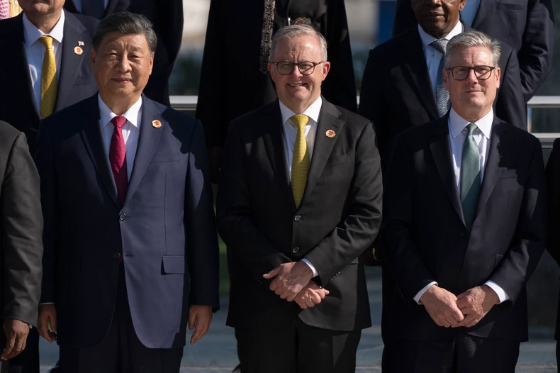 Si Đinping Entoni Albanez i Kir Starmer na samitu G20 u Riju de Žaneiru 18. novembra