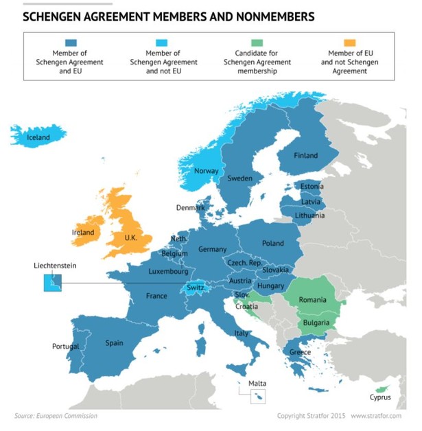 Strefa Schengen. Kolorem ciemnoniebieskim zaznaczono państwa członkowskie UE i strefy Schengen. Kolorem jasnoniebieskim państwa, które są strefie Schengen, ale nie są w Unii Europejskiej. Na zielono - państwa, które są w UE i kandydują do strefy Schengen. Na żółto - państwa, które są w UE i nie chcą być częścią strefy Schengen. Źródło: Stratfor