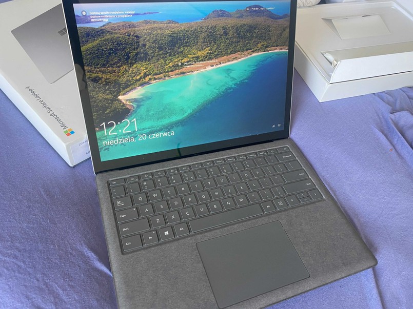 Microsoft Surface 4