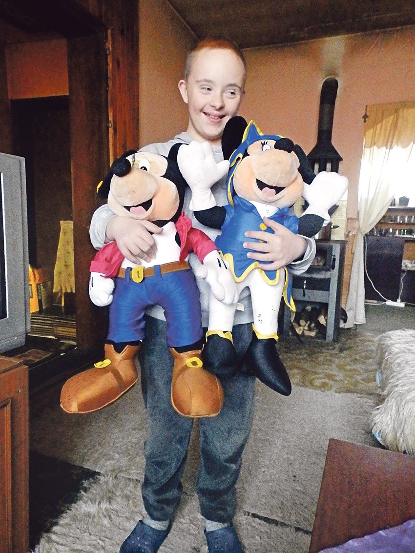 Lazar više ne mora sa bratom po vodu van kuće