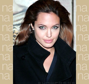 19083_35719-angelina-jolie-sl-d0000C79637f6448958fd